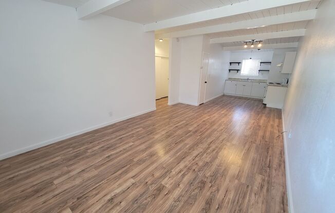 2 beds, 1 bath, 768 sqft, $900, Unit 295