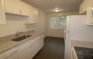 2 beds, 1 bath, 800 sqft, $1,299, Unit 26