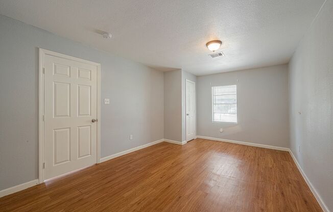 Affordable spacious 4bed/2bath single-family house!