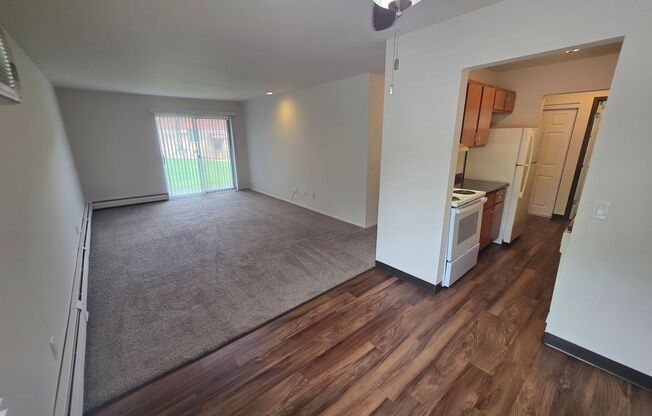 2 beds, 2 baths, 960 sqft, $1,325, Unit 21 - 101