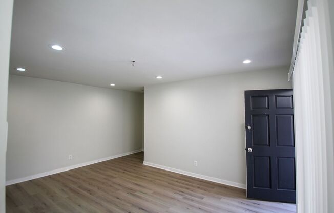 (6086) 604 Evergreen St