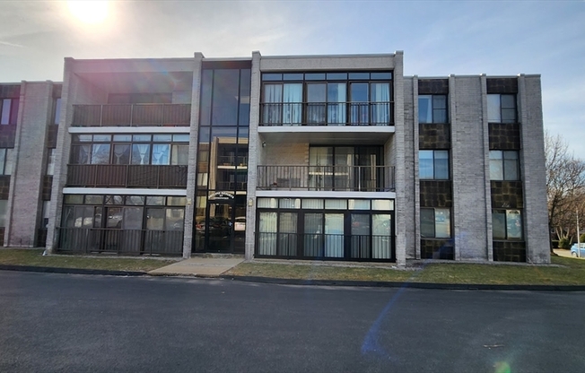 27 SKYLINE DR