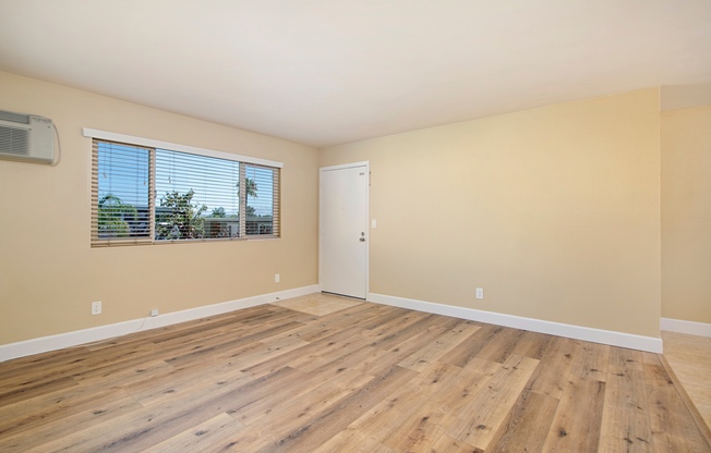 1 bed, 1 bath, 700 sqft, $1,975, Unit 21