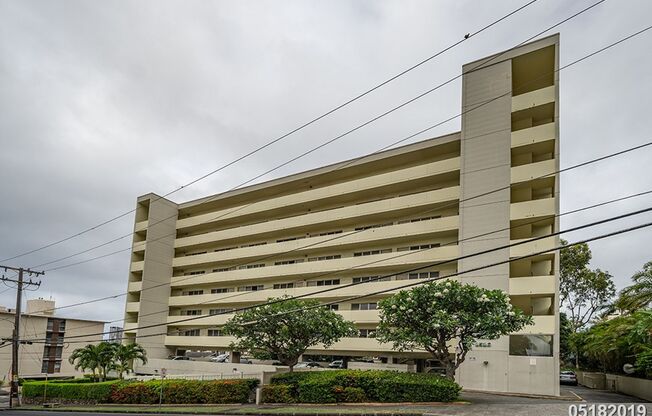 1br/1ba/1pkg Condo in Secured Building in Makiki