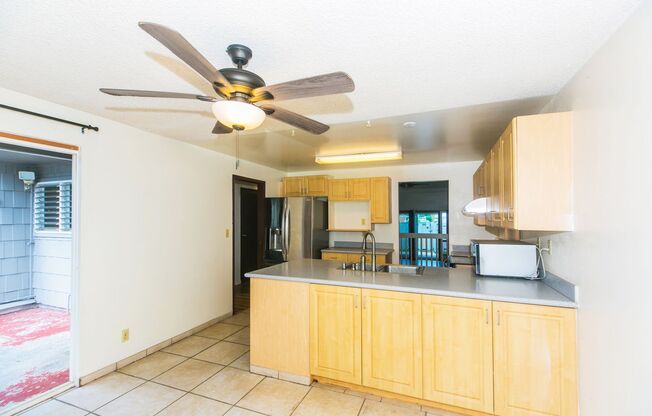 3 beds, 2 baths, $3,195, Unit # 41