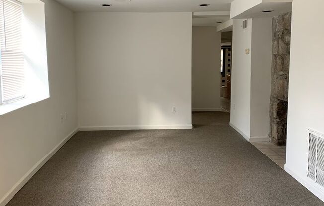 1 bed, 1 bath, 933 sqft, $1,250, Unit 212-A03
