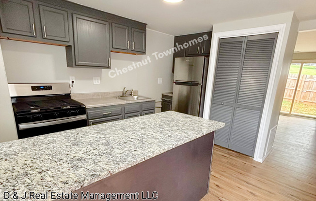 Remodeled 2 Bedroom Townhouses for rent in Manchester! Pets Welcome!