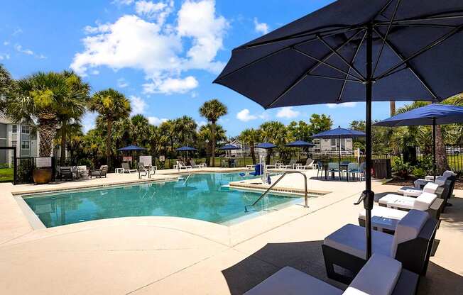 Dominium_Lucille_Pool 2.jpg