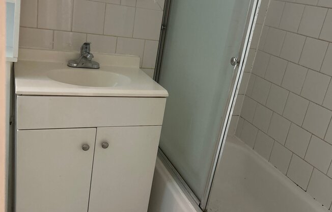 3413 98 ST