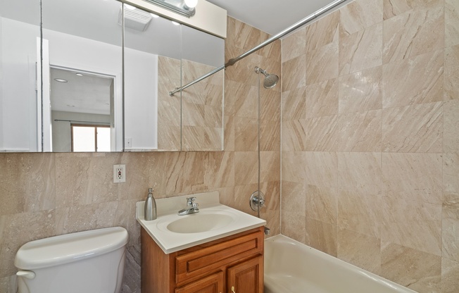 2 beds, 2 baths, $3,500, Unit 3-G