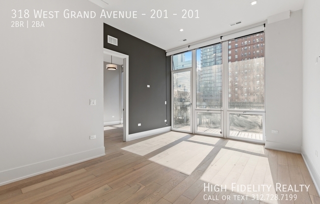 318 W GRAND AVE