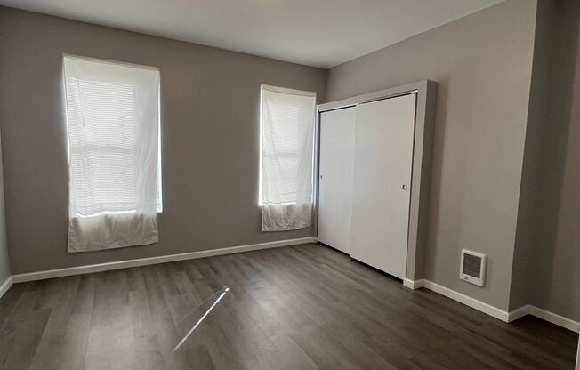 2 beds, 1 bath, $1,400, Unit Second floor