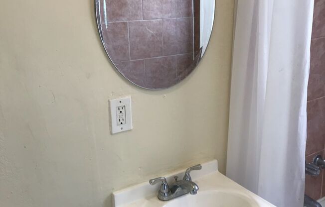 Studio, 1 bath, 430 sqft, $1,449, Unit 16