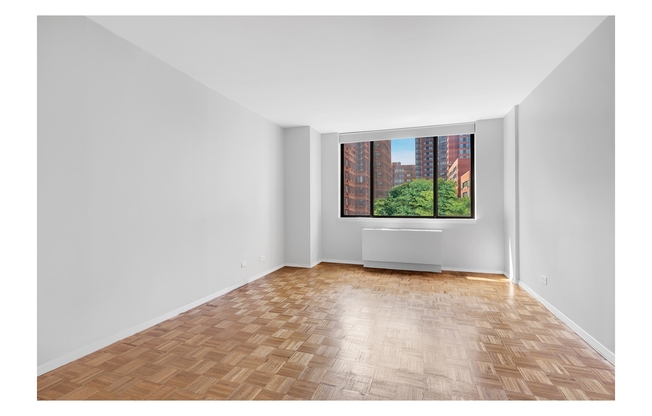 2 beds, 2.5 baths, 1,262 sqft, $8,200, Unit 7E