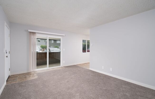 2 beds, 1 bath, 732 sqft, $1,595, Unit 26