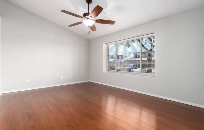Gorgeous home in heart of Gilbert!