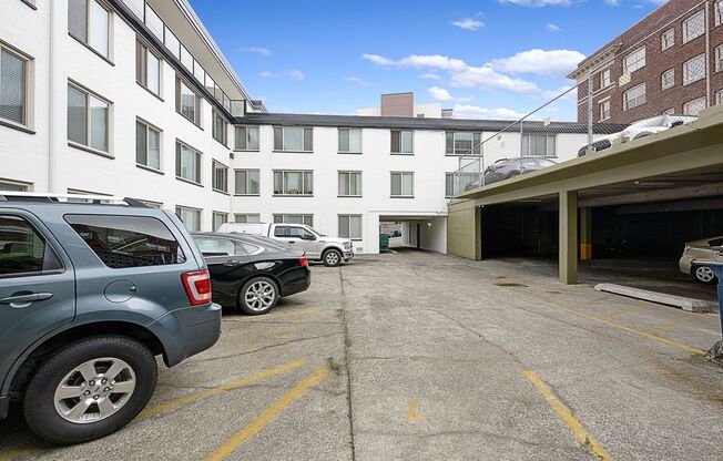 Studio, 1 bath, 375 sqft, $1,450, Unit 203