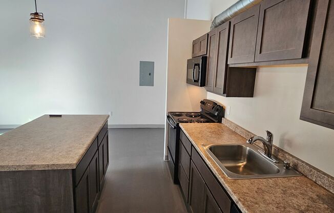 1 bed, 1 bath, $1,260, Unit CPC-A305