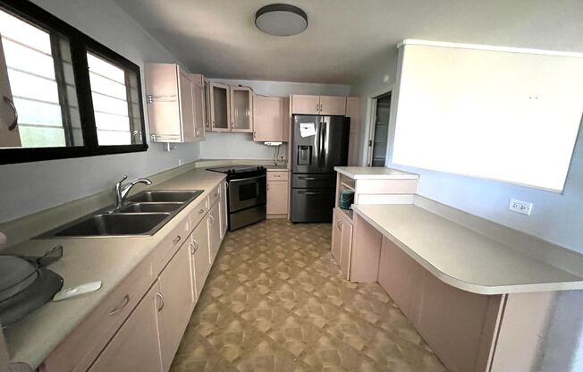 For Rent - 11 Haumalu Pl.