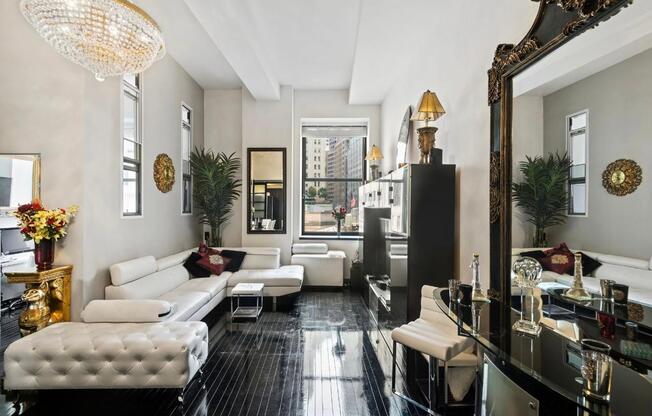 1 bed, 1 bath, 1,100 sqft, $6,000, Unit 605