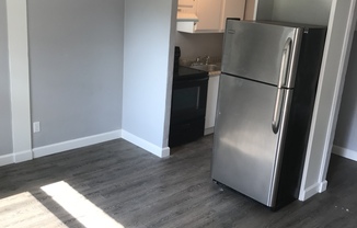 1 bed, 1 bath, 325 sqft, $575, Unit Apartment 1