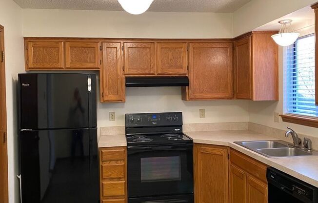 2 beds, 1 bath, 900 sqft, $795, Unit 1408 #12