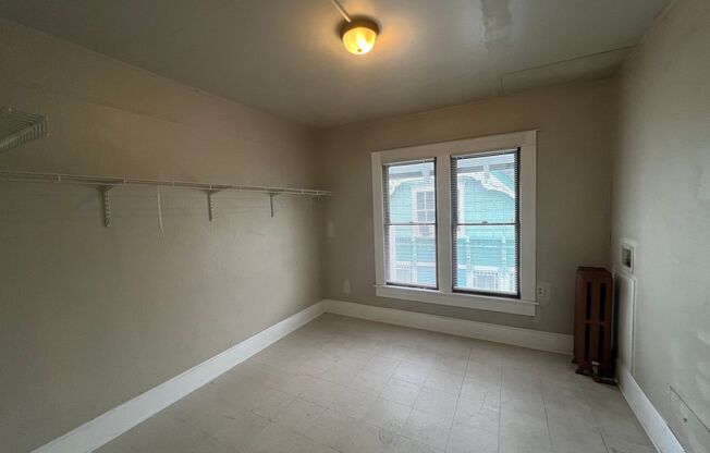 3 beds, 1 bath, $1,895, Unit Unit #2