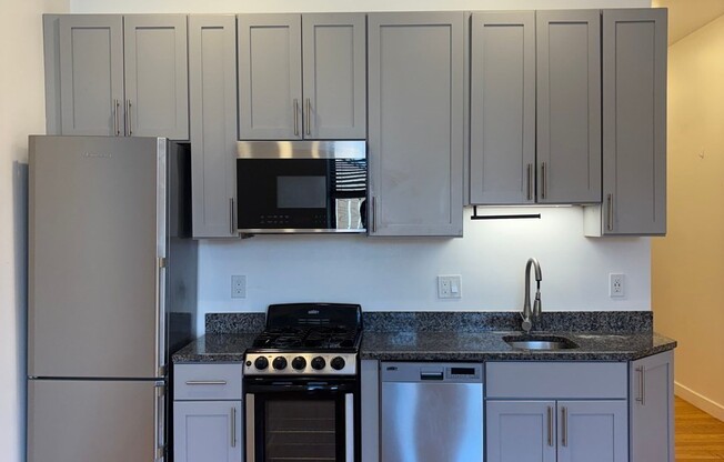2 beds, 1 bath, $2,095, Unit 220
