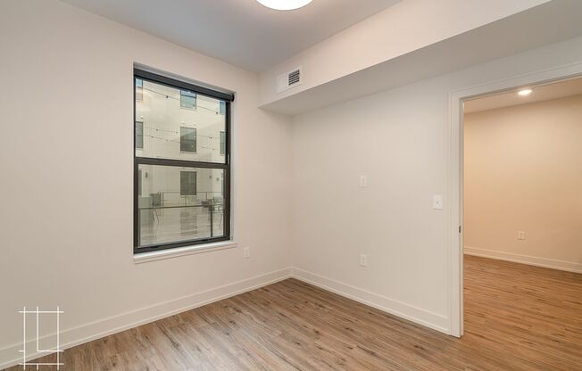1 bed, 1 bath, 470 sqft, $1,325, Unit 1050 N 4th St. Apt. 209