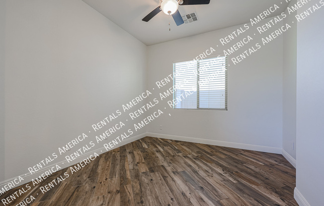 4121 E YELLOWSTONE PL
