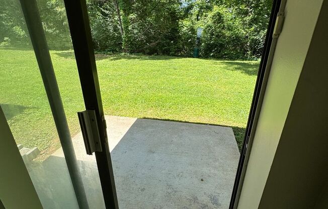 2 beds, 1.5 baths, 890 sqft, $1,240, Unit 2