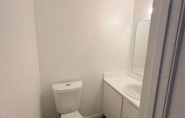 3 beds, 2 baths, $1,200, Unit # 2707