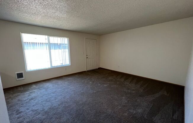 2 beds, 1 bath, 669 sqft, $1,260, Unit 42