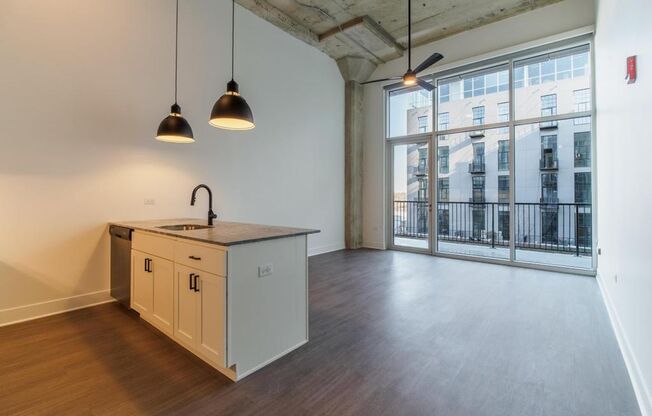 1 bed, 1 bath, 664 sqft, $2,500, Unit Unit 319