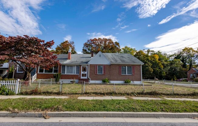 Cozy 4 Bedroom/2 Bathroom Detached Home in Essex, MD!