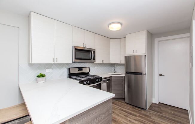 1 bed, 1 bath, 375 sqft, $1,295, Unit 52-1W