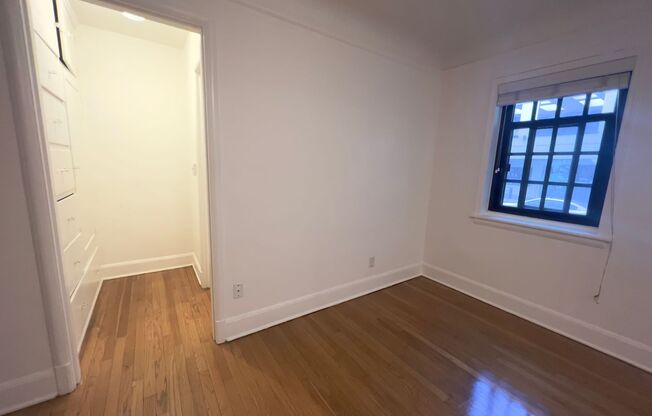 Studio, 1 bath, 460 sqft, $1,165, Unit 209