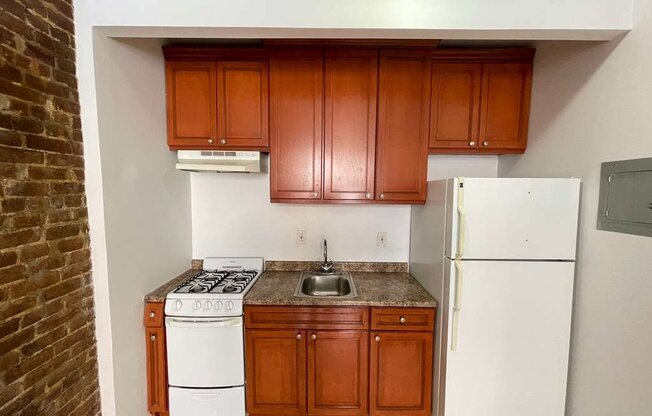 568 W 187 ST