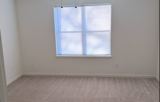 3 beds, 2 baths, 1,250 sqft, $1,600, Unit 711