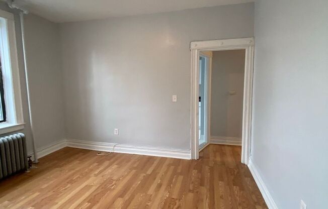 1 bed, 1 bath, $1,600, Unit 14