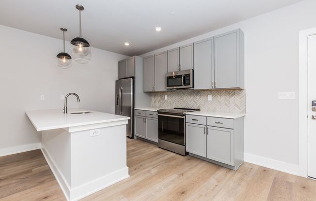 1 bed, 1 bath, 814 sqft, $2,795, Unit Apt # 307