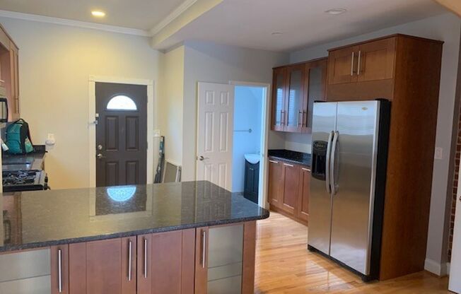 2 BR/3.5 BA Updated Columbia Heights Row House