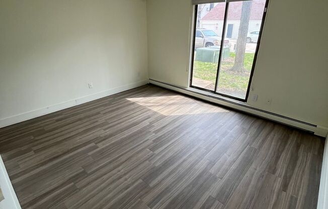 2 beds, 1.5 baths, 950 sqft, $1,545, Unit 124W