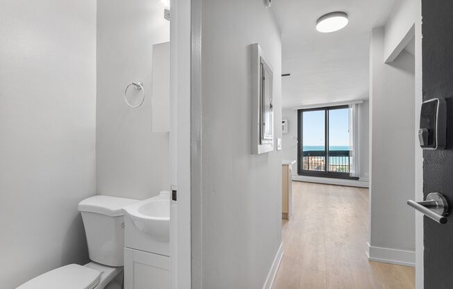 1 bed, 1.5 baths, 667 sqft, $2,400, Unit 4D