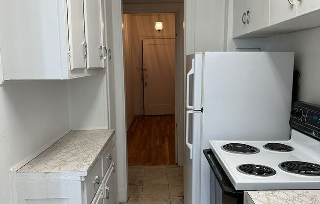 2 beds, 2 baths, 1,303 sqft, $2,165, Unit New King Edward  502