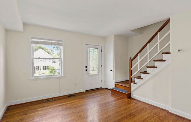 2bed/2bath Rowhome near Old Town Alexandria!