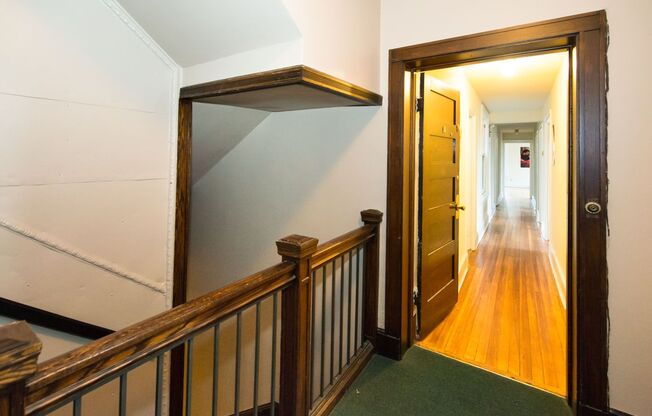 2 beds, 1 bath, 1,015 sqft, $1,825, Unit 17