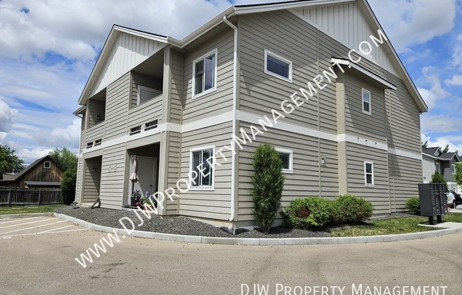 324 NE 3 ST