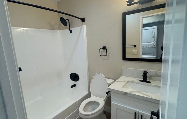 2 beds, 2 baths, 900 sqft, $3,395, Unit 70