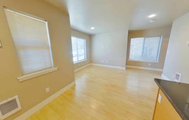 3 beds, 2 baths, $2,400, Unit 1